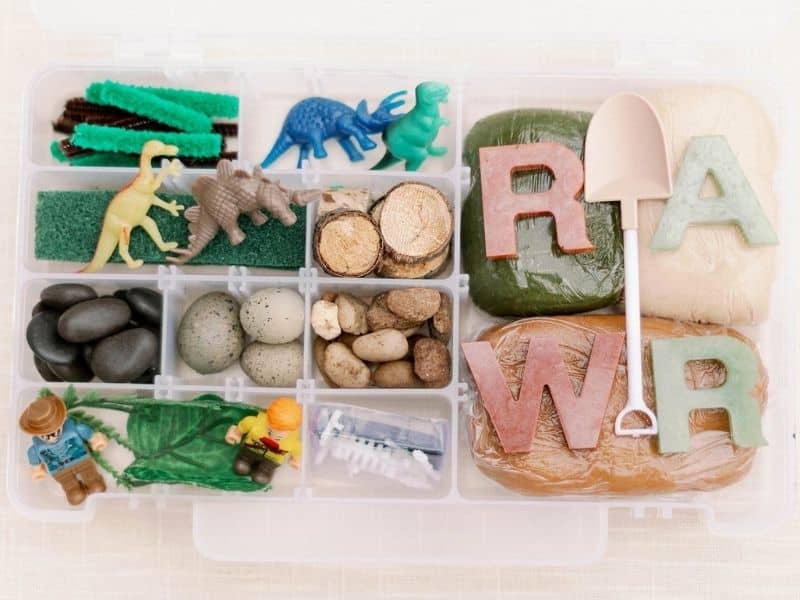 Dinosaur sensory kit