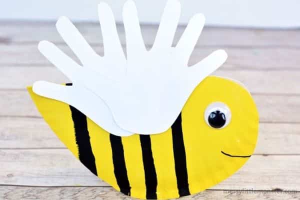 Bee paper plate craft by Messy Little Monster