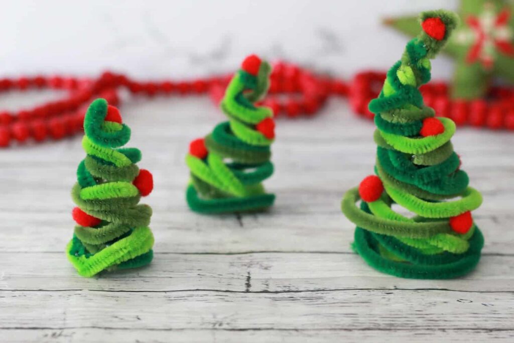 pipe cleaner Christmas tree craft by Two Kids and a Coupon