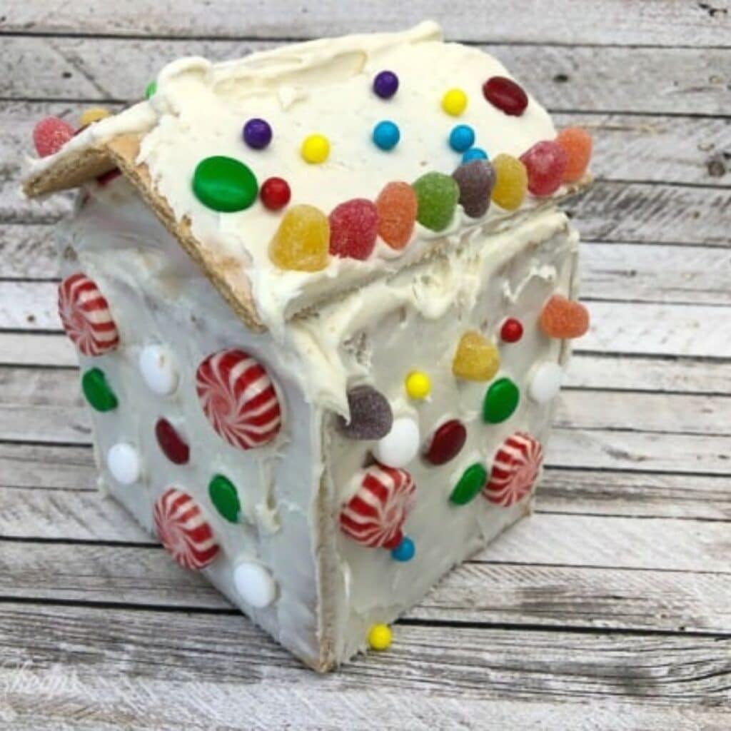 easy gingerbread house by Mama Cheaps