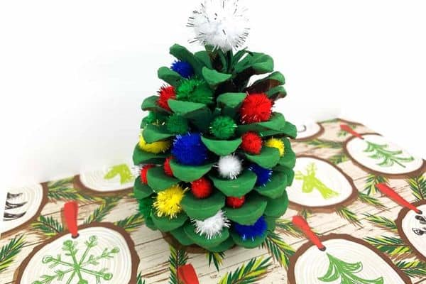 pinecone Christmas tree by Two Kids and a Coupon