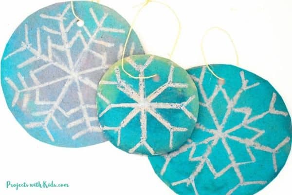 DIY snowflake ornament by Projects with Kids