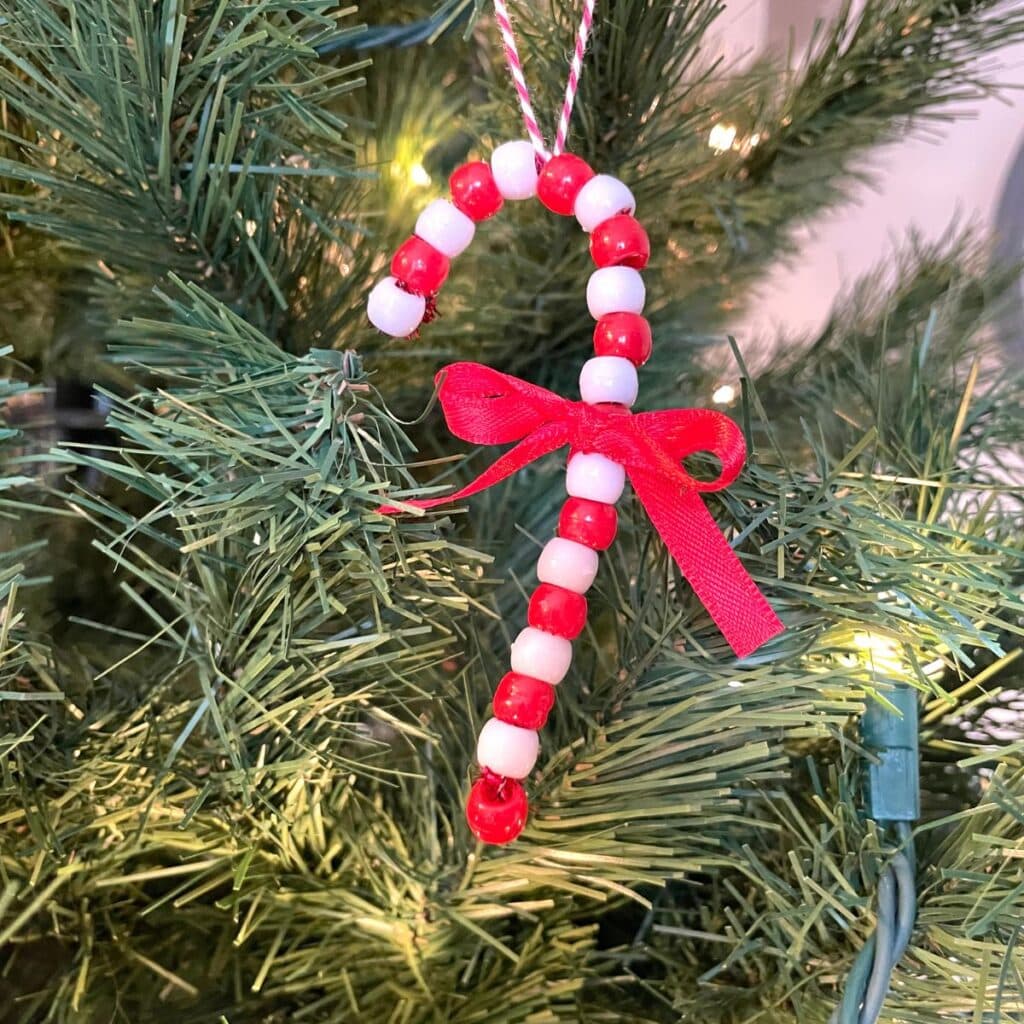 A super easy Christmas Craft for Kids - Bead Candy Cane Ornament DIY