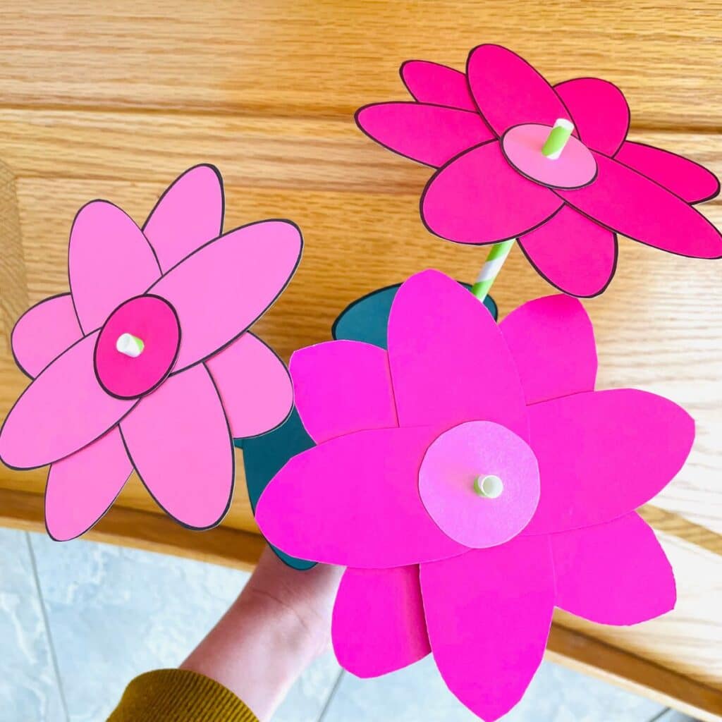 Crafting Delight: Step-by-Step Tutorials for Crafting Gorgeous Paper Flowers