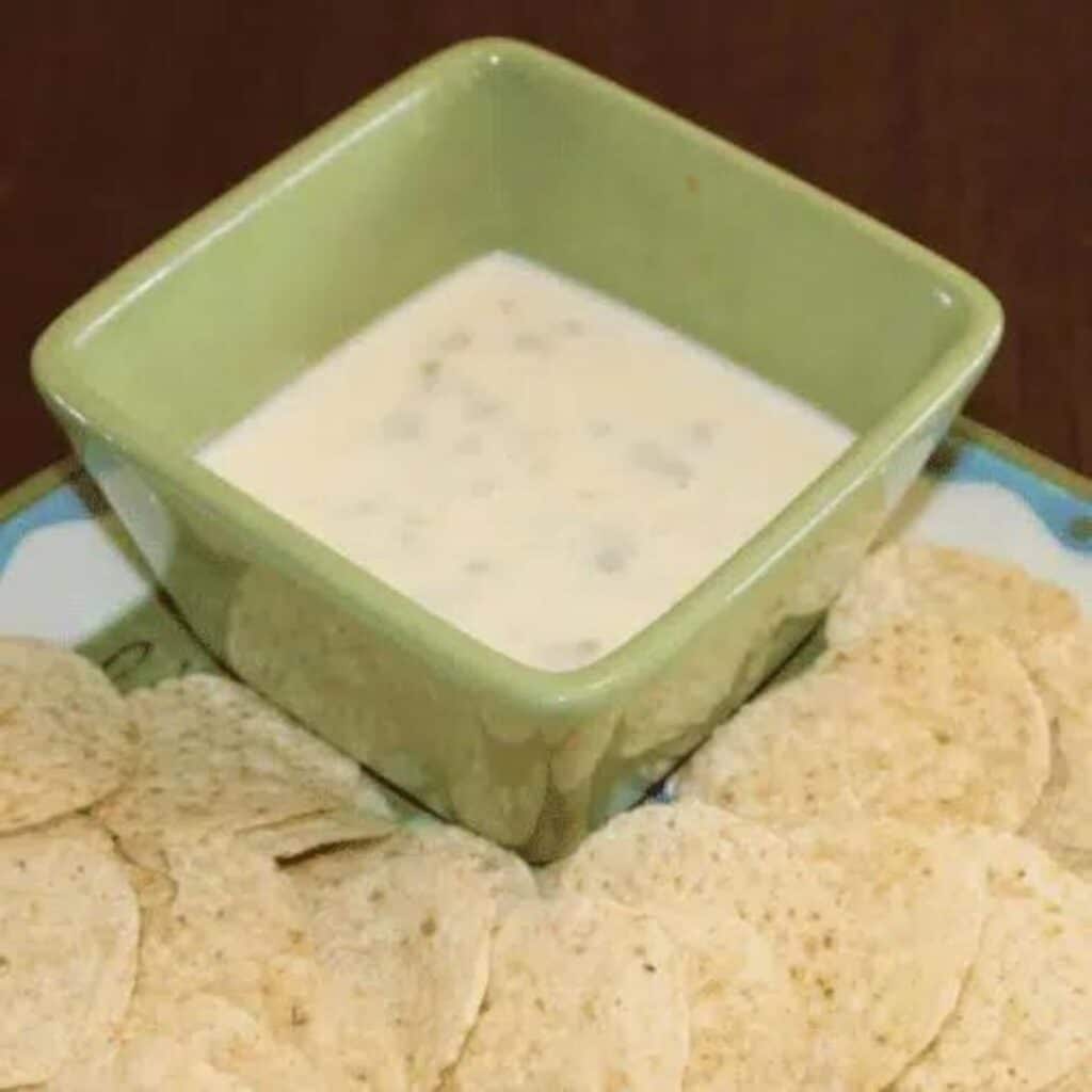 gluten free white queso dip