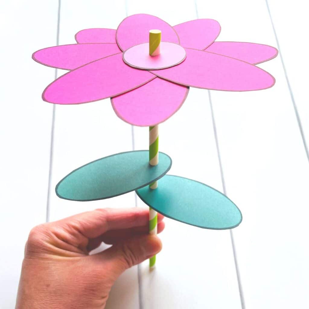 Felt Flower Template - Drinking Straw Flower Craft * Moms and Crafters