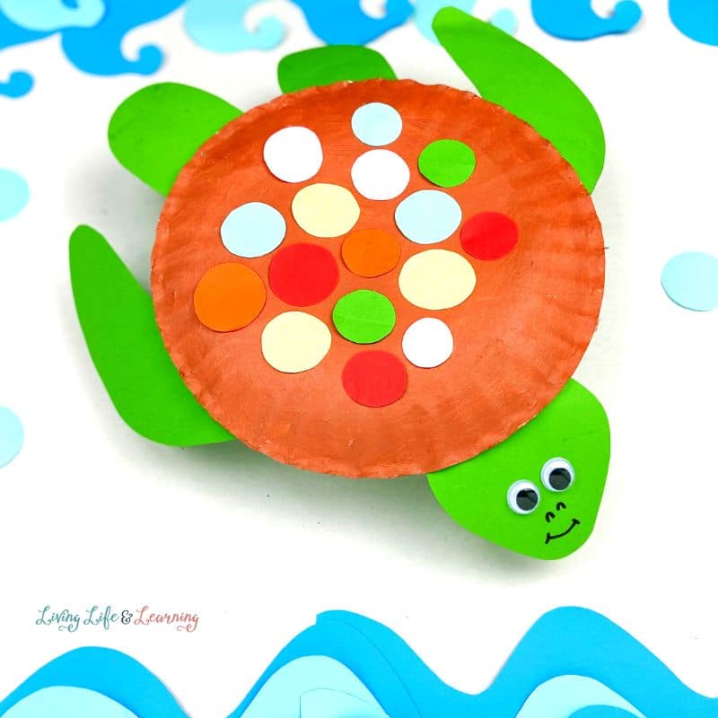 Sea Turtle Paper plate craft by Living Life and Learning