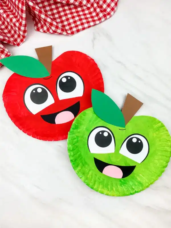 apple paper plate craft by Simple Everyday Mom