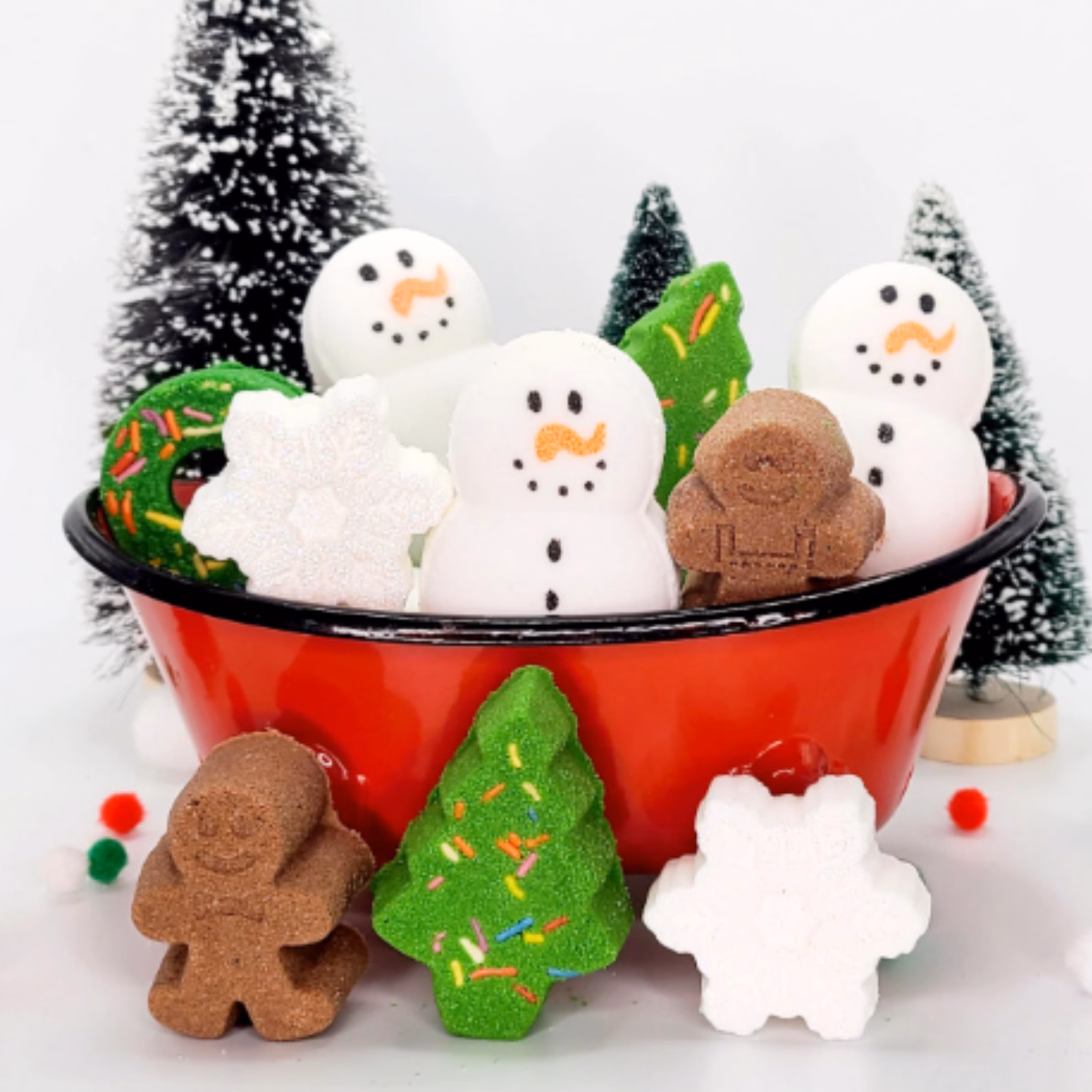 Christmas Bath Bombs by Snazzie LLC